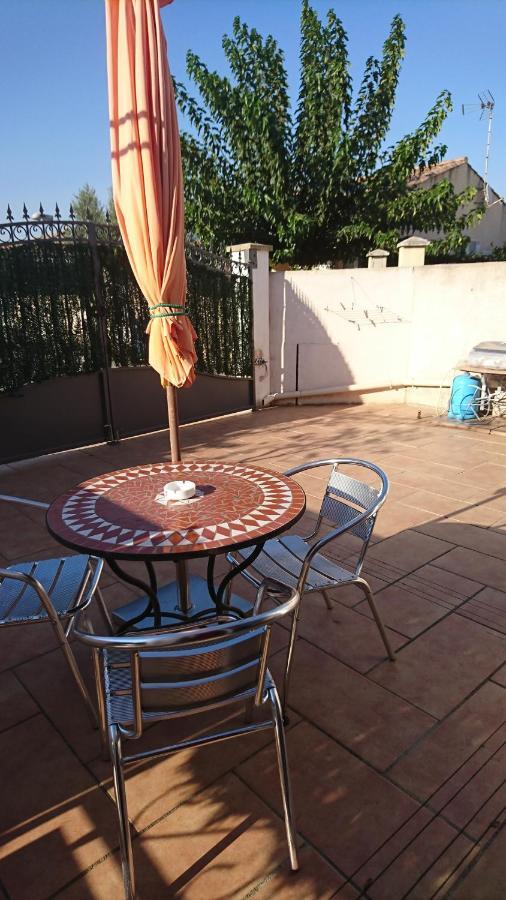 Le Tamaris Daire Saint-Laurent-dʼAigouze Dış mekan fotoğraf